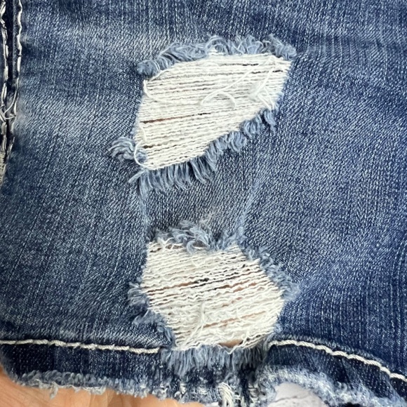 |•SILVER JEANS•| 'Berkley Short' Stretch Jean Shorts W26xL3 - Picture 6 of 13